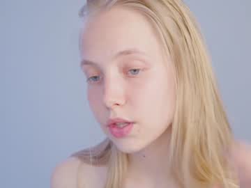girl
        appr0ved cam image #1605312