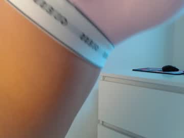 girl
        trixie_taylor cam image #2580416