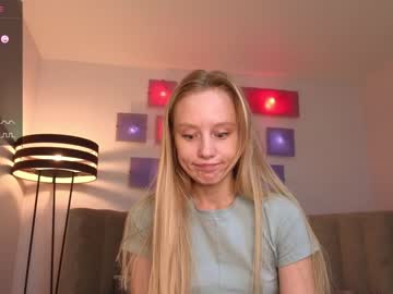 girl
        callme_star cam image #2445697