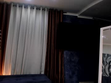 girl
        alisevine cam image #3916212
