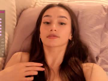 girl
        juliepenningtona cam image #2633584
