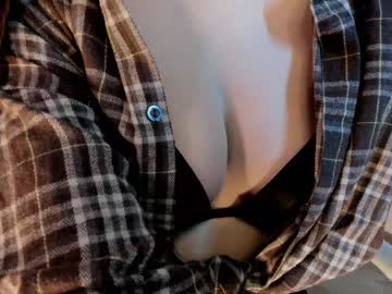 girl
        hollyextra cam image #5541573