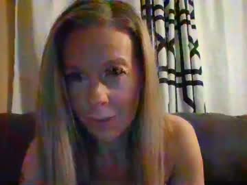 girl
        eyecandymilf cam image #1133426