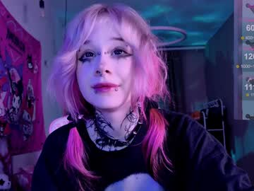 girl
        lollyshy__ cam image #5929350