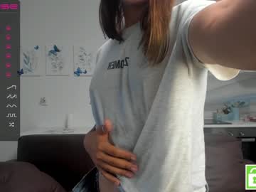 girl
        karalyons cam image #2141331