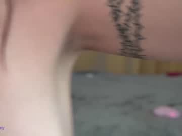 girl
        _sirine_ cam image #3108623