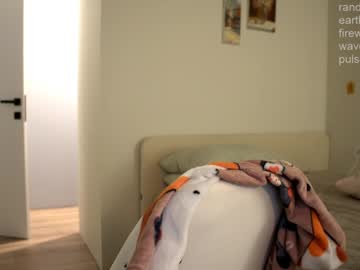 girl
        _jikey_ cam image #6820315
