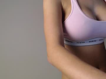girl
        trixie_taylor cam image #2834340