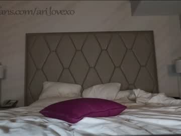 couple
        ari_lovexo cam image #767724