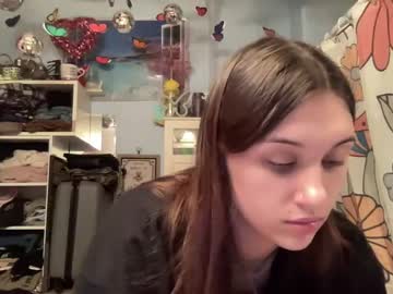 girl
        fairygirlcait cam image #4070869