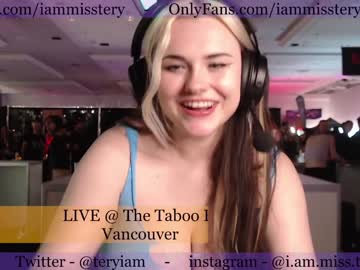 girl
        iammisstery cam image #3432116