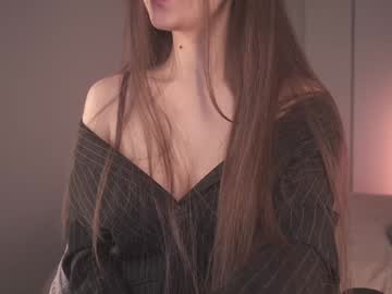 girl
        alice_kosmos cam image #5721391