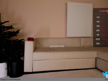 girl
        hollyextra cam image #3120641
