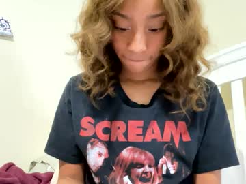 girl
        crybabytoken cam image #6723308