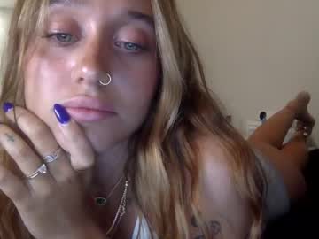girl
        marissabaker cam image #4479514
