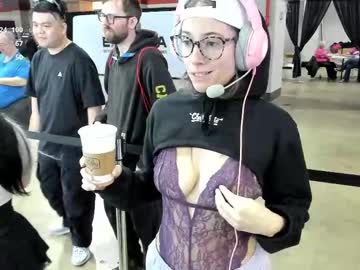 girl
        cidergal69 cam image #6554692