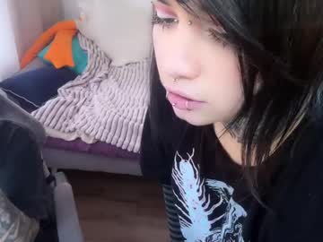 girl
        i_died_again cam image #4792872