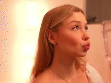 girl
        april_blush cam image #5778961