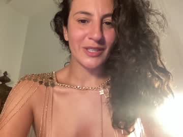 girl
        annareyle cam image #883547