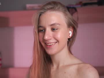 girl
        alexispeach cam image #2332912