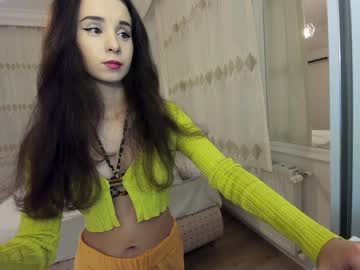 girl
        ehotlovea cam image #457032