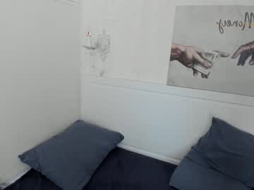 couple
        meowluv cam image #1739493