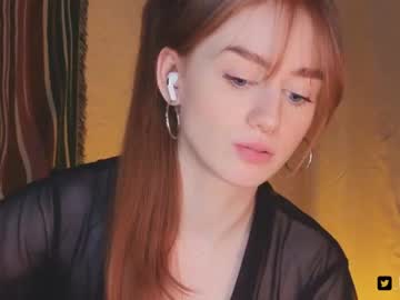 girl
        lizzy_blaze cam image #2807939