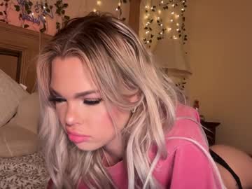 girl
        realjadebri cam image #5587176