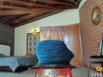 girl
        little_izzi cam image #4859280
