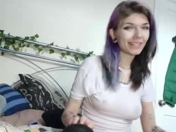 girl
        lizzyylovesick cam image #4498354