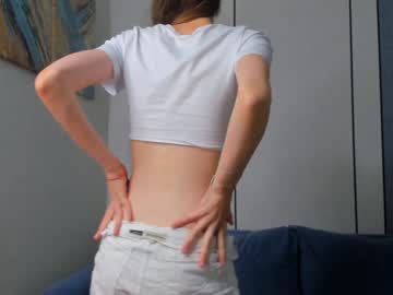 girl
        wildabolling cam image #4433104