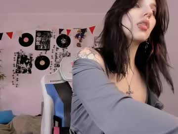girl
        vivian_qwerty cam image #6026373