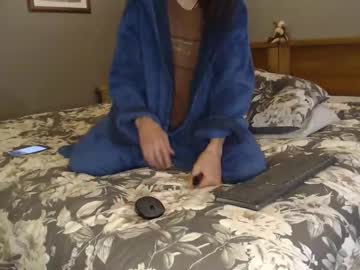 couple
        nzplaytime cam image #5036052