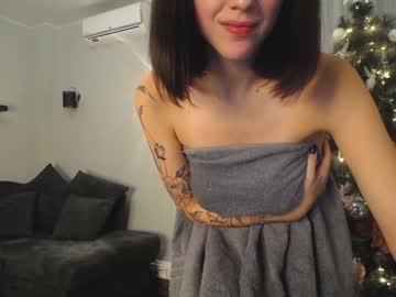 girl
        fiona_berry cam image #3193120
