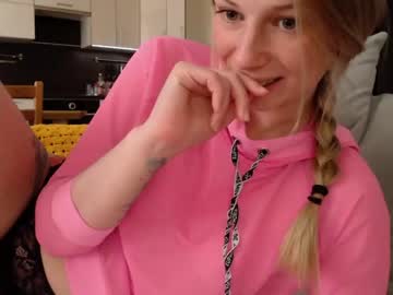 girl
        magic_couple13 cam image #1410267