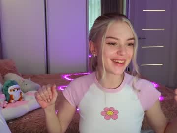 girl
        cyberslime cam image #2824900