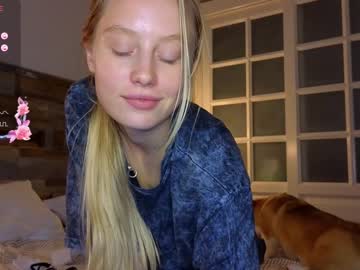 girl
        callme_star cam image #4197509