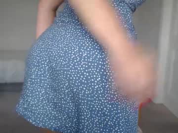 girl
        mallinia cam image #6999773