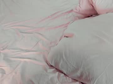 girl
        angelina_new cam image #1580001