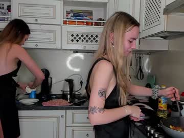 couple
        dirtypub cam image #699059
