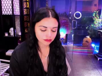 girl
        alma_pearl cam image #4360442