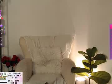girl
        lucylia_ cam image #6381886