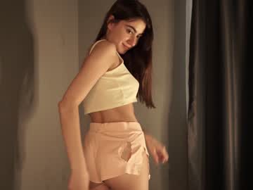 girl
        tessarosse_ cam image #1387133