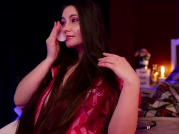 girl
        laurenbrite cam image #6743658