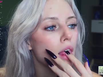 girl
        audreycarvin cam image #4766660
