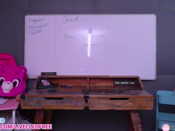girl
        livecleo cam image #4567038