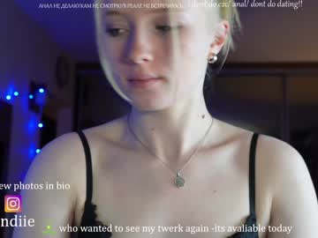 girl
        bestblondiiecb cam image #1448042