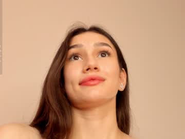 girl
        juliepenningtona cam image #2785570
