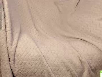 couple
        little_nut cam image #6673618