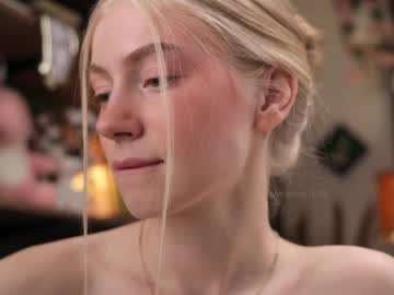 girl
        kateharrise cam image #5052084